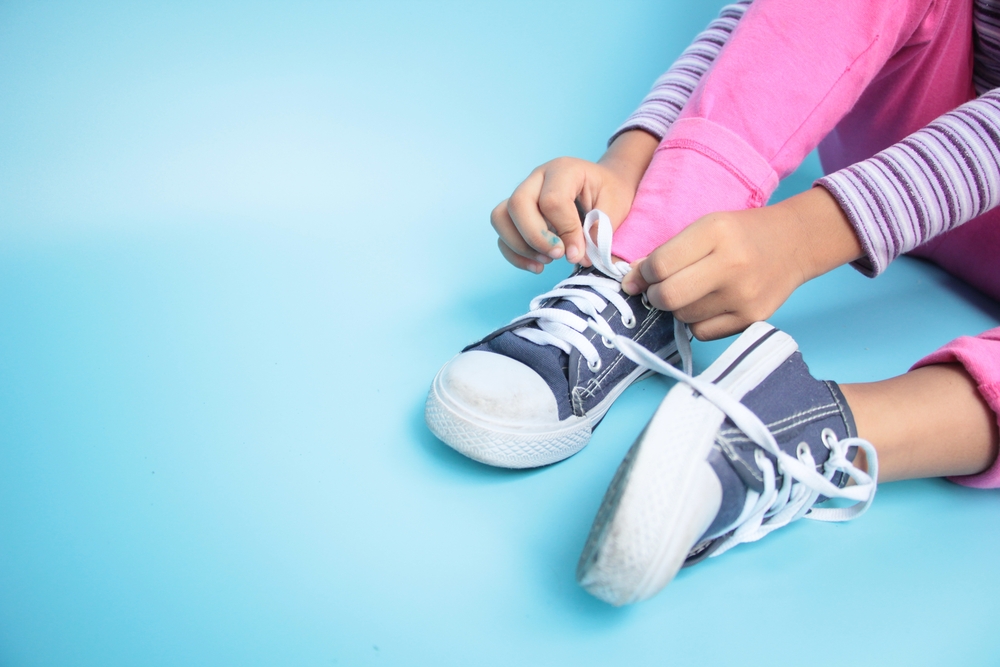 How to Teach Your Child to Tie Their Shoes (Without Frustration!)